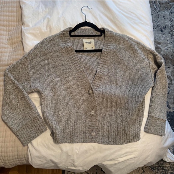Abercrombie & Fitch Light Gray Women's Cardigan - Picture 2 of 4